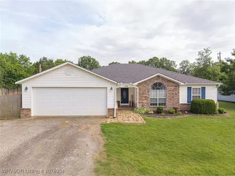 104 Pierce Loop, Wister, OK 74966