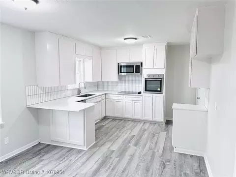 Kitchen - 7205 Howard Hill Rd, Fort Smith, AR 72916 photo 1 of 2