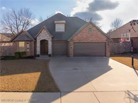 4233 Black Canyon St, Fayetteville, AR 72701