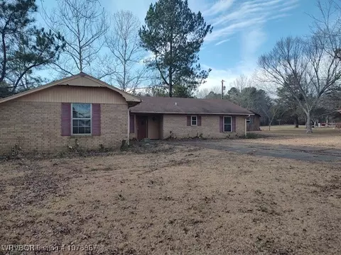 311 Lakewood Dr, Mena, AR 71953