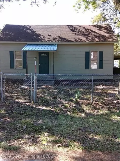 436 N Pine St, Waldron, AR 72958 photo 1
