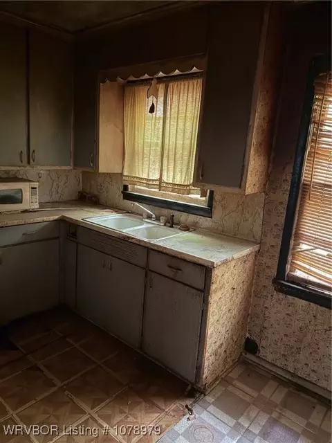 Kitchen - 5214 Plum St, Fort Smith, AR 72904 photo 2 of 2
