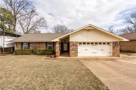 1206 Blueberry Hill St, Van Buren, AR 72956