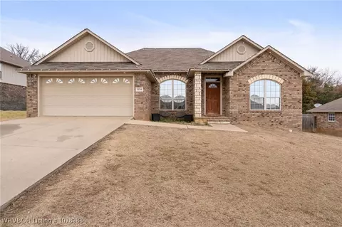 1154 Madeleine Ct, Greenwood, AR 72936