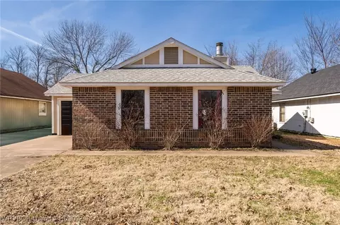 8524 Southridge Dr, Fort Smith, AR 72908