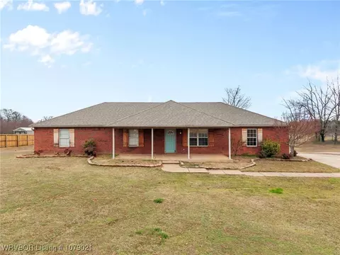 2910 Lost Beach Xing, Van Buren, AR 72956