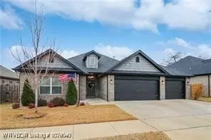 516 N Sabine Pass, Fayetteville, AR 72704