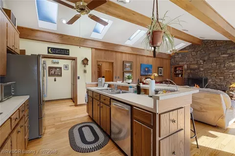 Kitchen - 326 Upper Wofford Rd, Fort Smith, AR 72916 photo 3 of 6
