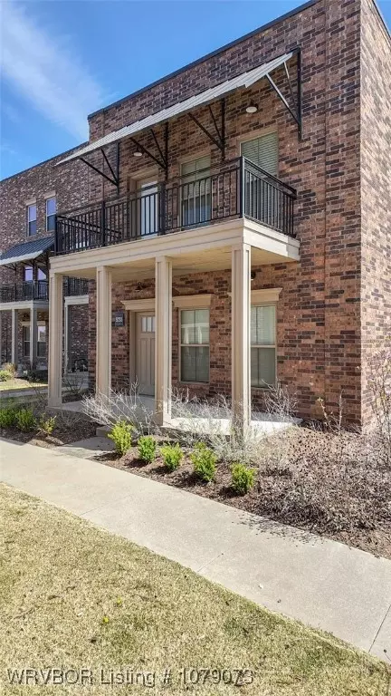 9213 Ra Young Jr Dr, Fort Smith, AR 72916