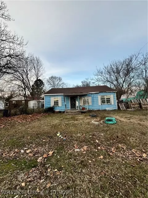 101 SE 9th St, Muldrow, OK 74948