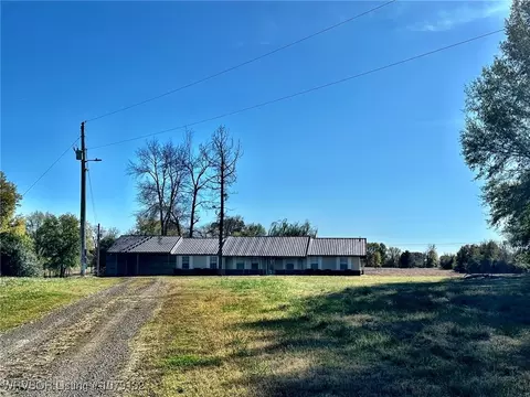 457796 W Us Highway 64 Hwy, Sallisaw, OK 74955