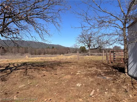 302 Broadway St, Hartford, AR 72938