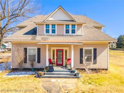 508 NW 2nd St, Stigler, OK 74462