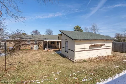 Exterior - 709 Angela Cir, Barling, AR 72923 photo 5 of 6