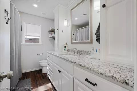 Bath - 709 Angela Cir, Barling, AR 72923 photo 1 of 2