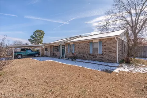 Exterior - 709 Angela Cir, Barling, AR 72923 photo 2 of 6