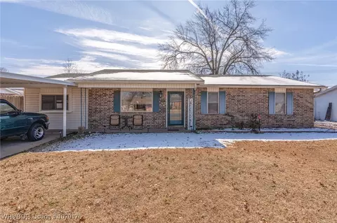 709 Angela Cir, Barling, AR 72923