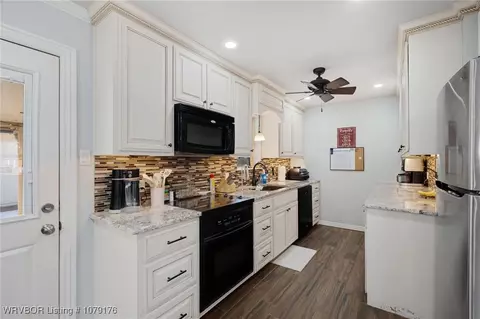 Kitchen - 709 Angela Cir, Barling, AR 72923 photo 1 of 2