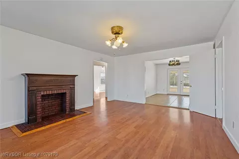 Living - 3504 Wirsing Ave, Fort Smith, AR 72904 photo 2 of 3