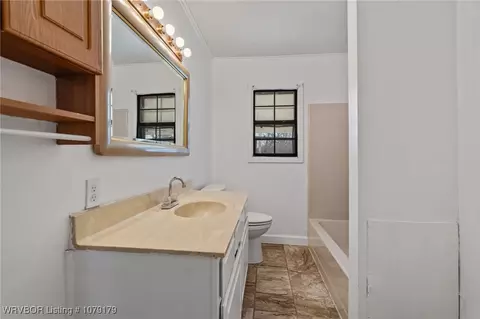 Bath - 3504 Wirsing Ave, Fort Smith, AR 72904 photo 2 of 2