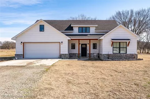 105745 S 4640 Rd, Sallisaw, OK 74955