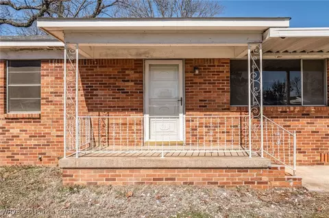 1717 Magnolia Dr, Fort Smith, AR 72908 photo 1