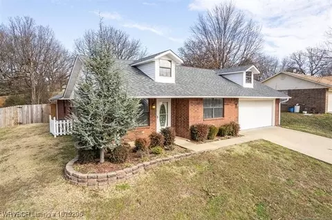 204 Teakwood Dr, Poteau, OK 74953