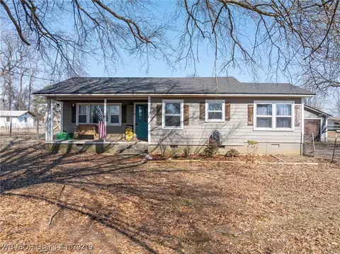 408 W 9th St, Mulberry, AR 72947