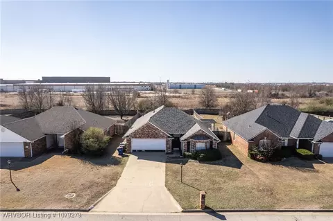 7114 Red Pine Dr, Fort Smith, AR 72916 photo 2
