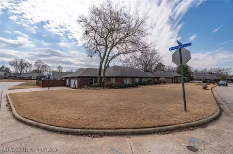 2412 Brigadoon Dr, Fort Smith, AR 72908 photo 2