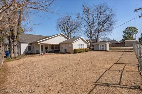 Exterior - 2410 S L St, Fort Smith, AR 72901 photo 6 of 8