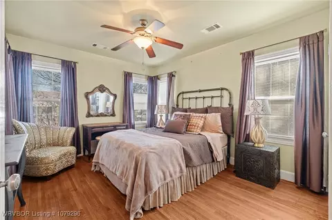 Bedroom - 2410 S L St, Fort Smith, AR 72901 photo 3 of 7