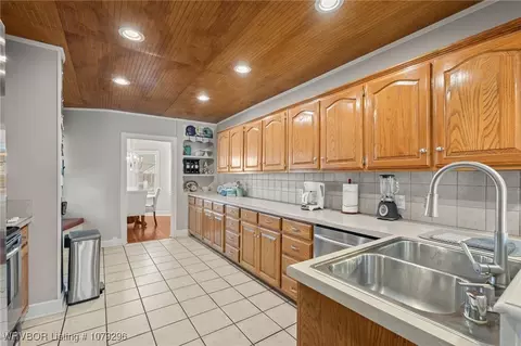 Kitchen - 2410 S L St, Fort Smith, AR 72901 photo 3 of 6