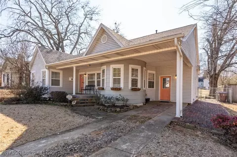 Exterior - 2410 S L St, Fort Smith, AR 72901 photo 3 of 8