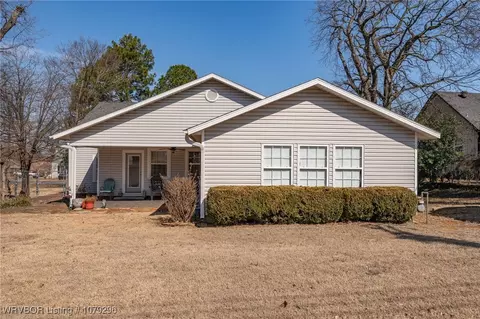 Exterior - 2410 S L St, Fort Smith, AR 72901 photo 7 of 8