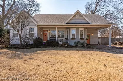 Exterior - 2410 S L St, Fort Smith, AR 72901 photo 2 of 8