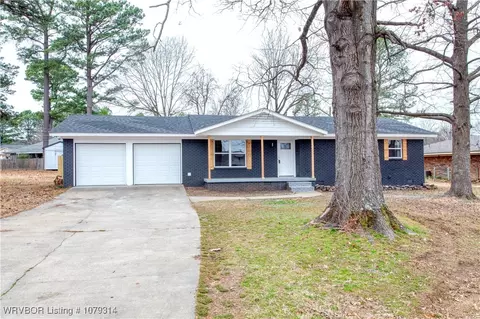 1717 N 46th Cir, Fort Smith, AR 72904 photo 2