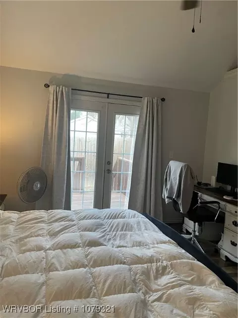 Bedroom - 2615 S N St, Fort Smith, AR 72901 photo 5 of 9