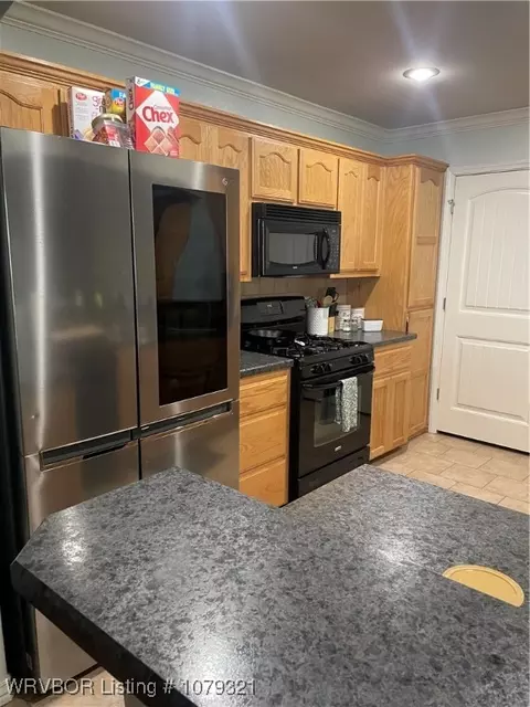 Kitchen - 2615 S N St, Fort Smith, AR 72901 photo 2 of 3