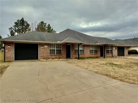 1218-1220 Mesa Dr, Fort Smith, AR 72908