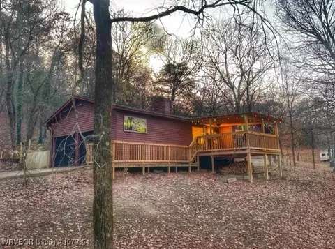 95 Gum Ln, Russellville, AR 72802