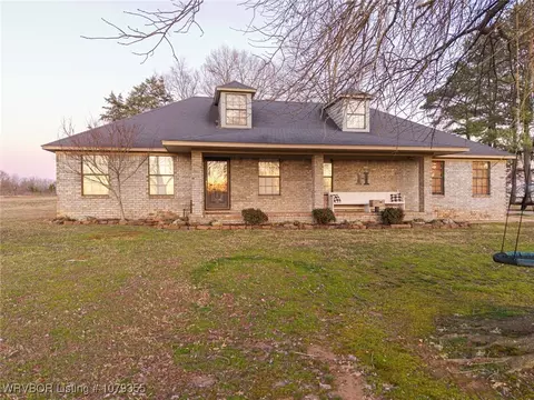 1152 Pleasant Hill Rd, Mulberry, AR 72947