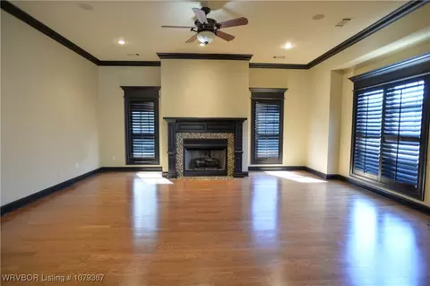 Living - 21 Stonegate Ct, Fort Smith, AR 72908 photo 5 of 7