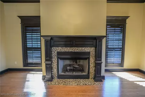 Living - 21 Stonegate Ct, Fort Smith, AR 72908 photo 7 of 7