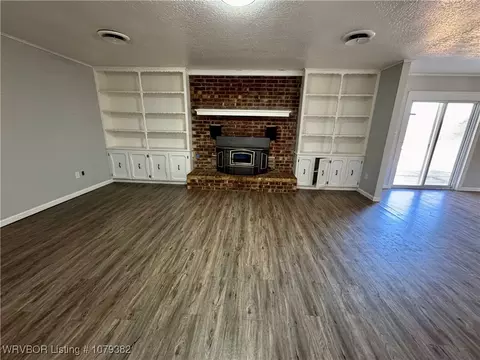 Living - 1310 Hickman Bluff Rd, Lavaca, AR 72941 photo 2 of 10