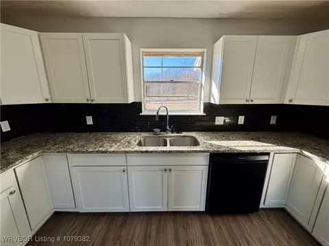 Kitchen - 1310 Hickman Bluff Rd, Lavaca, AR 72941 photo 4 of 5