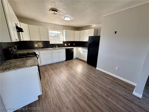 Kitchen - 1310 Hickman Bluff Rd, Lavaca, AR 72941 photo 1 of 5