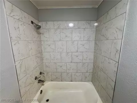 Bath - 1310 Hickman Bluff Rd, Lavaca, AR 72941 photo 5 of 6