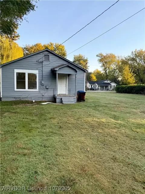 Exterior - 2904 N L St, Fort Smith, AR 72901 photo 6 of 7