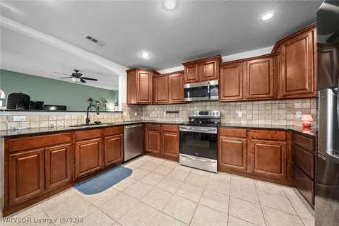 Kitchen - 415 Ridge Point Dr, Fort Smith, AR 72908 photo 1 of 2
